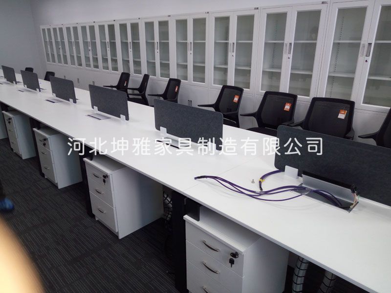 集中辦公家具-河北民用家具廠家